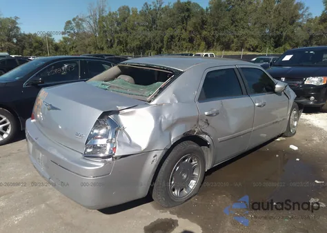 2005 Chrysler 300 Touring z USA, uszkodzony, nr VIN 2C3JA53G05H678164